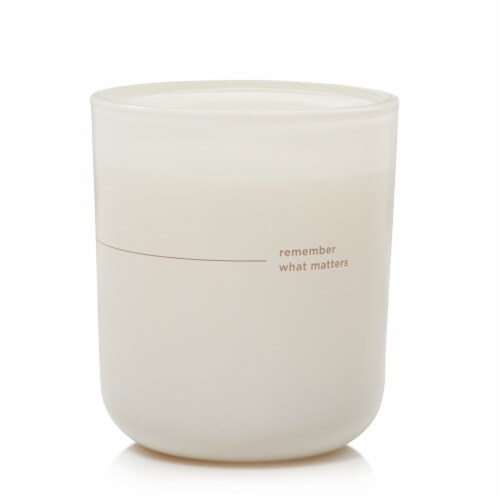Chesapeake Bay Candle® Be Focused Peppermint Eucalyptus Perspective: right