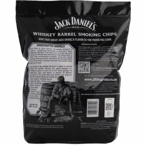 Jack Daniel's Whiskey Barrel Smoking Oak Wood Chips, 180 Cubic Inches (6 Pack) Perspective: right