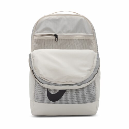 Nike Brasilia Medium Backpack - White Perspective: right