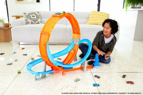 Hot Wheels® Massive Loop Mayhem Playset Perspective: right