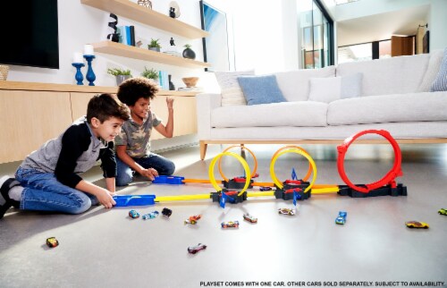 Mattel Hot Wheels® 2022 Multi-Loop Race Off Gamified Track Perspective: right