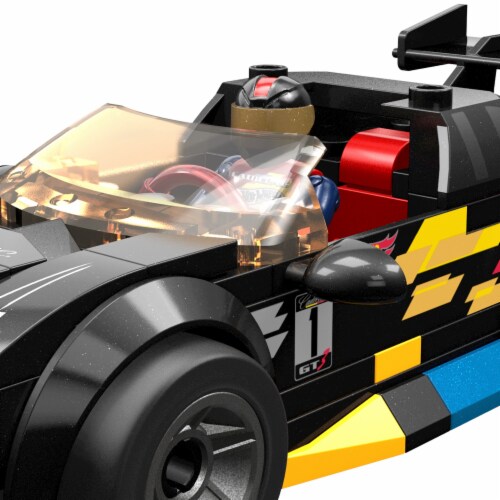 Mega Construx™ Hot Wheels® '16 Cadillac ATS-V R Building Set Perspective: right