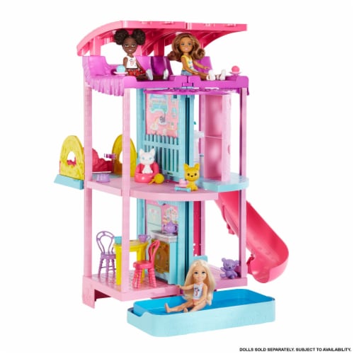 Barbie GBK10 Dream Closet Fashion Wardrobe with Barbie Doll and