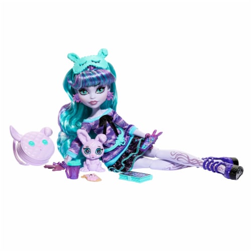 Mattel Monster High™ Creepover Party™ Twyla Doll Perspective: right