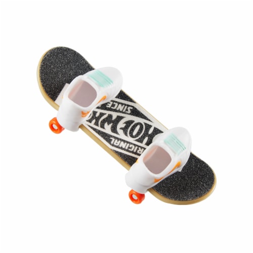 Mattel Hot Wheels Skate™ Tic-Tac Toed™ Skateboard Toy Perspective: right