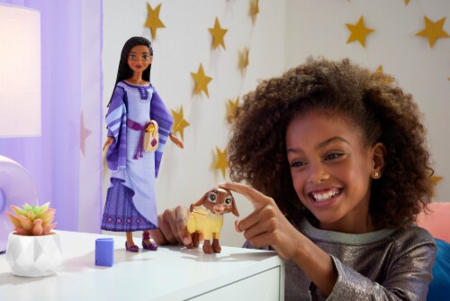 Mattel Disney Asha & Valentino Travel Pack Perspective: right