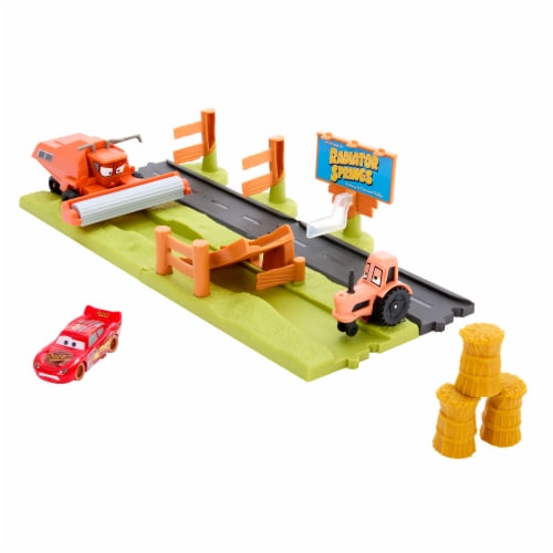 Mattel Disney and Pixar Cars Stunt Race Playset Perspective: right