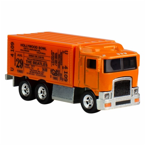 Hot Wheels Pop Culture™ The Beatles Hiway Hauler™ Perspective: right