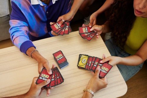 Mattel UNO Show em No Mercy™ Card Game Perspective: right