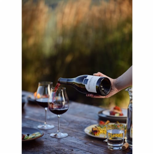 WillaKenzie Estate Pinot Noir Red Wine Perspective: right