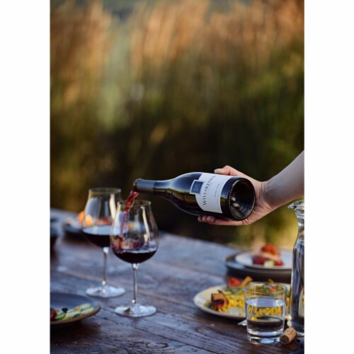 WillaKenzie Estate Pinot Noir Red Wine Perspective: right