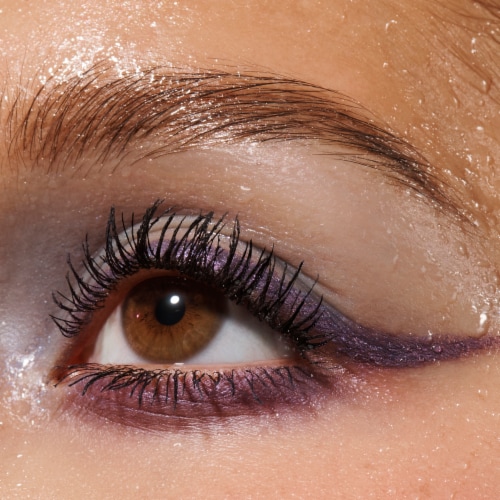 e.l.f. Big Mood Waterproof Mascara Black Perspective: right