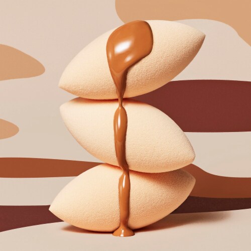 e.l.f. Cosmetics Camo Concealer Sponge Perspective: right