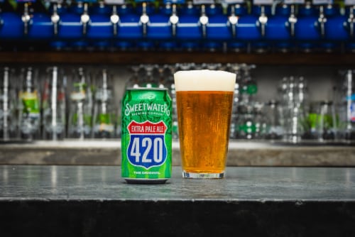 SweetWater Brewing Company 420 12 Pack 12oz Cans Perspective: right