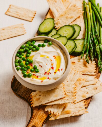 La Panzanella® Mini Croccantini® Roasted Garlic Artisan Crackers Perspective: right