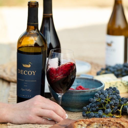 Decoy Limited Alexander Valley Cabernet Sauvignon Perspective: right
