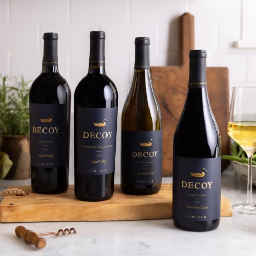 Decoy Limited Sonoma Coast Pinot Noir Perspective: right