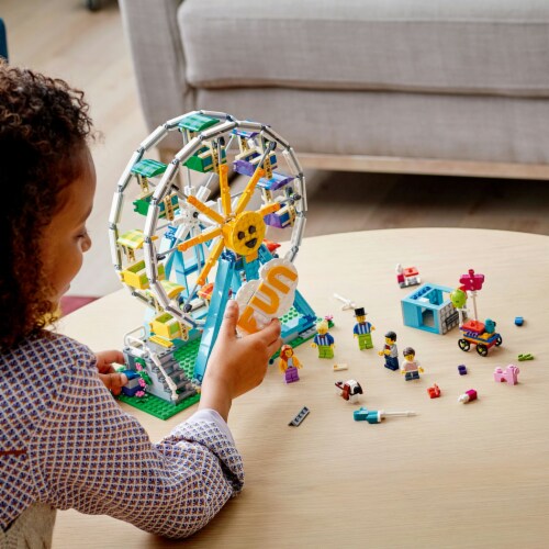 LEGO® 31119 Creator Ferris Wheel Building Set Perspective: right