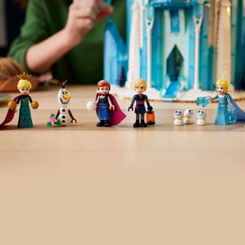 43197 LEGO® Disney Frozen The Ice Castle Perspective: right