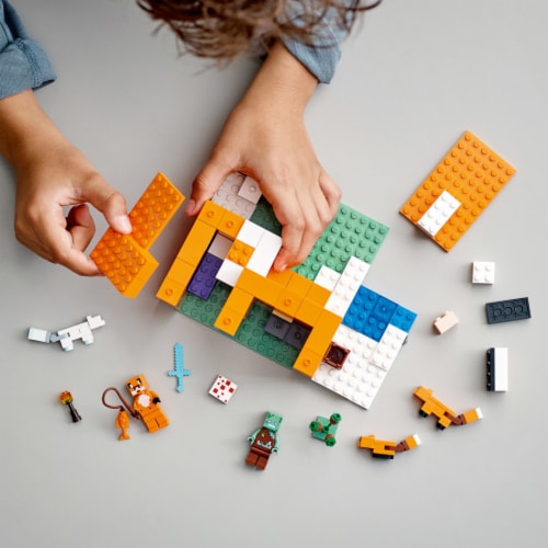 LEGO® Minecraft The Fox Lodge 21178 Perspective: right