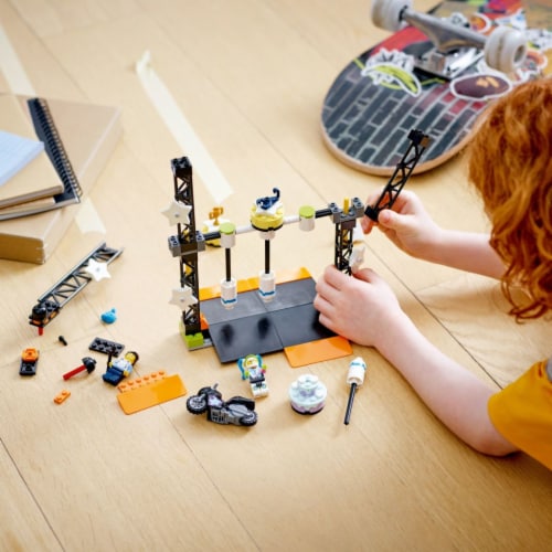 LEGO® City The Knockdown Stunt Challenge Building Toy Perspective: right