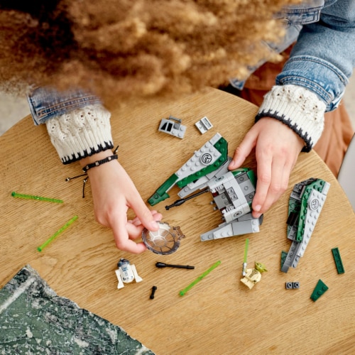 LEGO® Star Wars™ Yoda's Jedi Starfighter™ Building Set Perspective: right