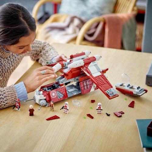 LEGO® Star Wars™ Coruscant Guard Gunship™ Perspective: right