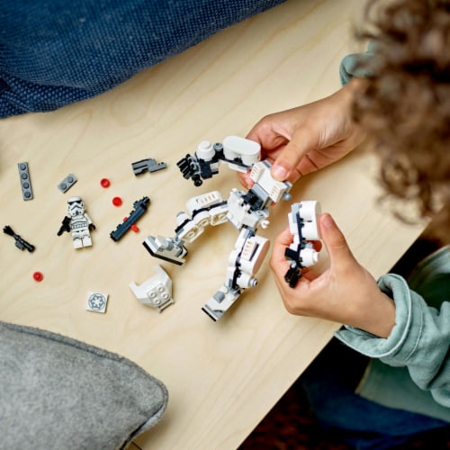 LEGO® Star Wars Stormtrooper™ Mech Building Set Perspective: right