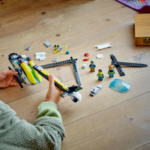 60405 LEGO® City Emergency Rescue Helicopter Perspective: right