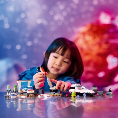 LEGO® City Spaceship and Asteroid Discovery Building Toy Perspective: right