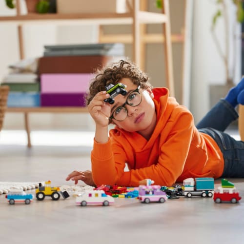 LEGO® Classic 11036 Creative Vehicles Perspective: right