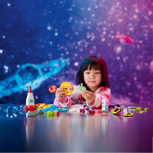 LEGO® Creative Space Planets Perspective: right