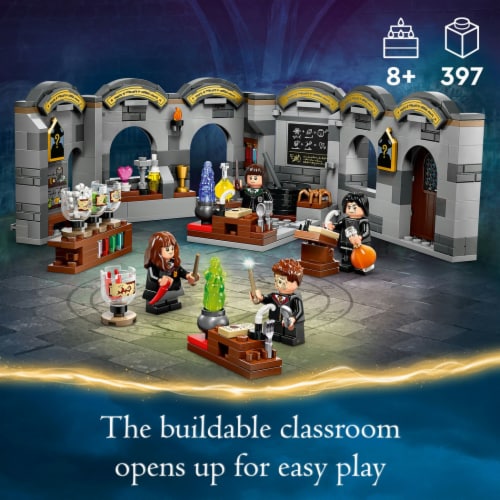 LEGO® Harry Potter™ Hogwarts™ Castle Perspective: right