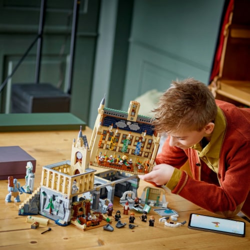 LEGO® Hogwarts™ Castle: The Great Hall 76435 Perspective: right