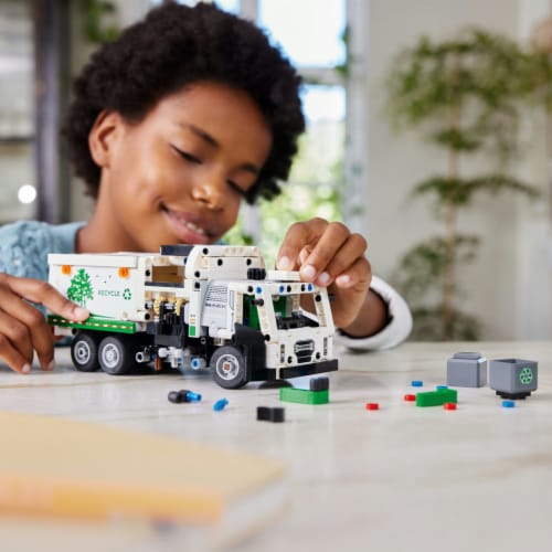 LEGO® Technic™ Mack® LR Electric Garbage Truck Perspective: right