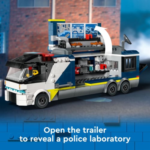 LEGO® City Police Mobile Crime Lab Truck 60418 Building Set Perspective: right