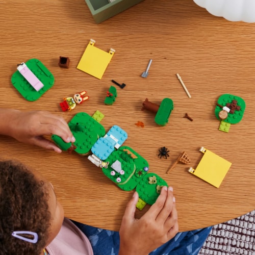 LEGO® 77047 Animal Crossing Bunnie's Outdoor Activities Perspective: right