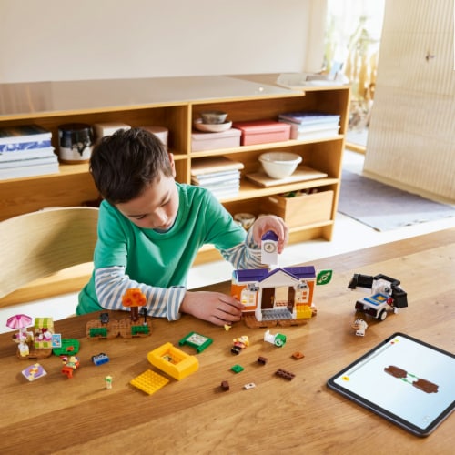 LEGO® Animal Crossings K.K.'s Concert At The Plaza 77052 Building Set Perspective: right