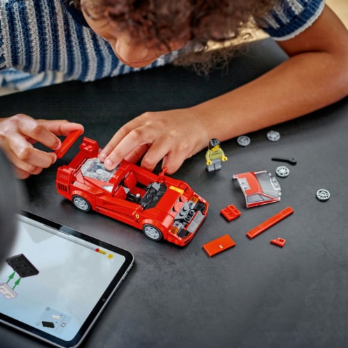 LEGO® Speed Champions Ferrari F40 76934 Building Set Perspective: right