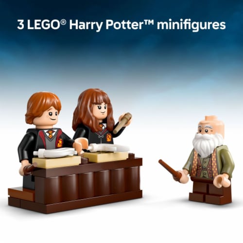 LEGO Harry Potter Hogwarts Castle: Charms Class Building Toy 76442 Perspective: right