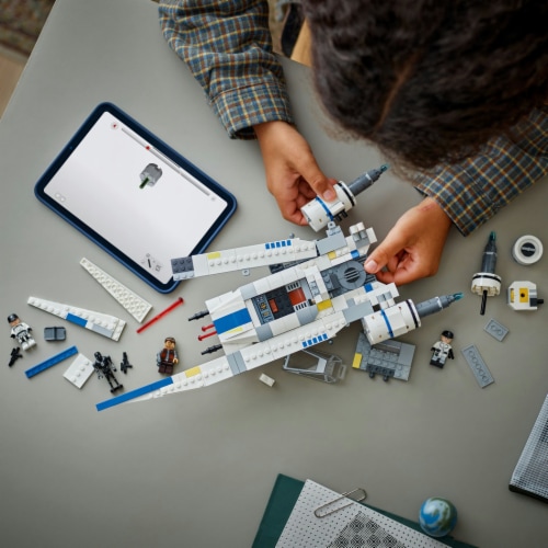 LEGO® Rebel U-Wing Starfighter™ V39 Set 75399 Perspective: right