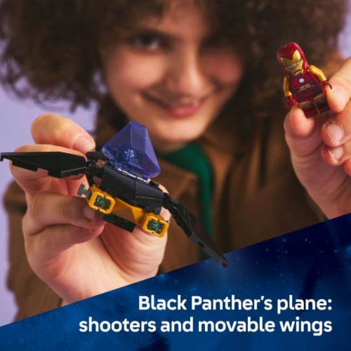 LEGO Marvel Iron Man Car & Black Panther vs. Red Hulk Super Hero Building Toy 76310 Perspective: right