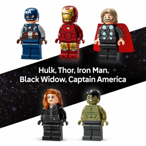LEGO Marvel: MARVEL Logo & Minifigures Building Toy 76313 Perspective: right
