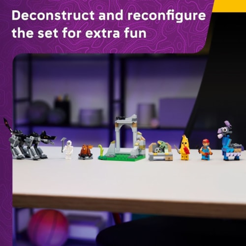 LEGO Fortnite Peely & Sparkplug’s Camp Toy 77075 Perspective: right