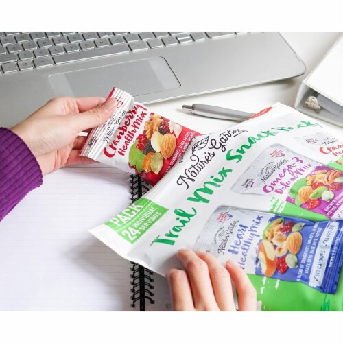 Nature's Garden Healthy Trail Mix, Nutritious Snack, 28.8 Oz Perspective: right