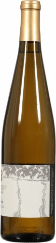 Shelton® Vineyards Riesling Wine Perspective: right