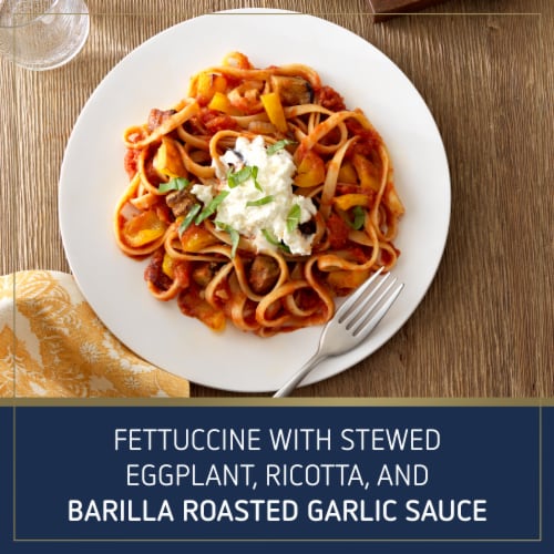 Barilla Roasted Garlic Pasta Sauce with No Added Sugar and Gluten Free Perspective: right
