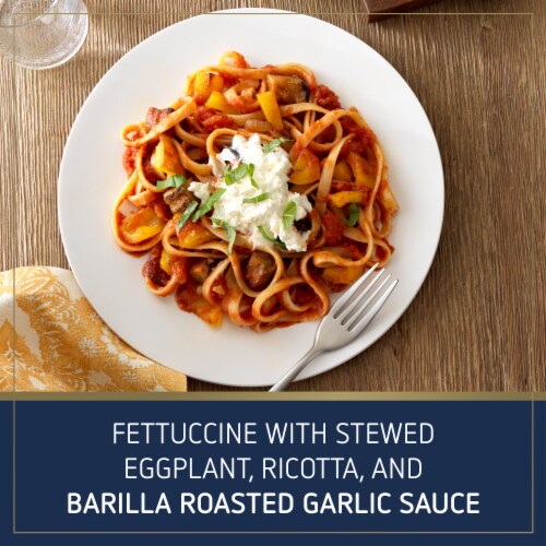 Barilla Roasted Garlic Pasta Sauce with No Added Sugar and Gluten Free Perspective: right