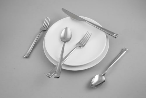 Cambridge Silversmiths Kingsland Flatware Set - Mirror Perspective: right