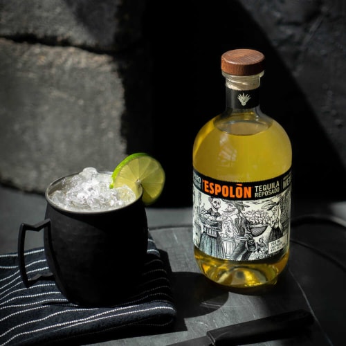 Espolòn Tequila Reposado Perspective: right